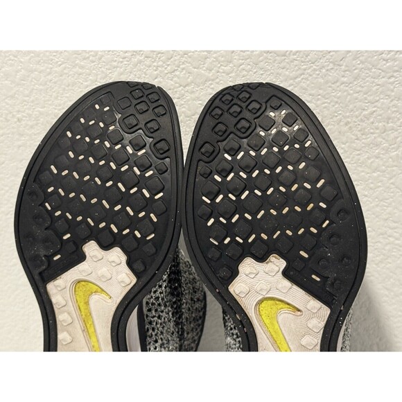 Nike Flyknit Racer Oreo Running Shoe Mens Sz 4 Womens 5.5 Sneaker 526628-101 - Picture 11 of 13